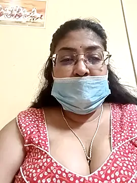 Snapshot of LAVERNIYA_ chatting on 03/02/25, 02:58 LAVERNIYA  online show from 03/02/25, 02:58
