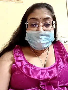 Snapshot of LAVERNIYA_ chatting on 02/16/25, 12:10 LAVERNIYA  online show from 02/16/25, 12:10
