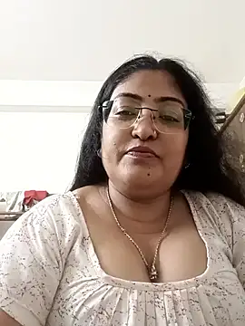 Snapshot of LAVERNIYA_ chatting on 09/14/25, 11:10 LAVERNIYA  online show from 09/14/25, 11:10