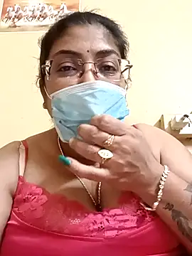 Snapshot of LAVERNIYA_ chatting on 02/27/25, 02:54 LAVERNIYA  online show from 02/27/25, 02:54
