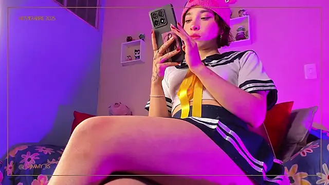 Snapshot of sammy__8 chatting on 11/18/25, 04:27 sammy 8 online show from 11/18/25, 04:27