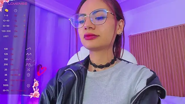 Snapshot of sophiecherry_ chatting on 03/20/25, 04:40 sophiecherry online show from 03/20/25, 04:40