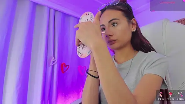 Snapshot of sophiecherry_ chatting on 03/11/25, 05:46 sophiecherry online show from 03/11/25, 05:46