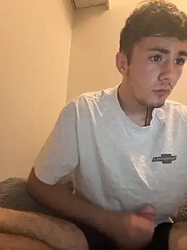 Snapshot of TheBestbrando88 chatting on 09/18/25, 03:31 TheBestbrando88 online show from 09/18/25, 03:31