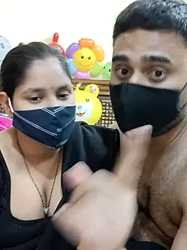 IND COUPLE1 online show from 02/23/25, 07:49