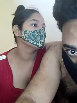 Snapshot of IND_COUPLE1 chatting on 06/19/26, 07:14 IND COUPLE1 online show from 06/19/26, 07:14