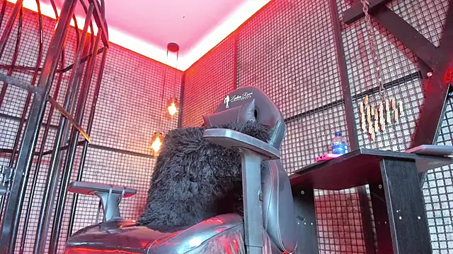 NAILAHARD online show from 11/18/25, 03:15