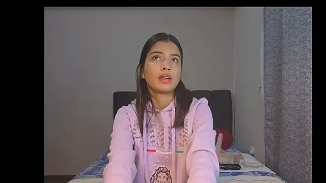 LiaOrtiz69 online show from 04/13/26, 09:19