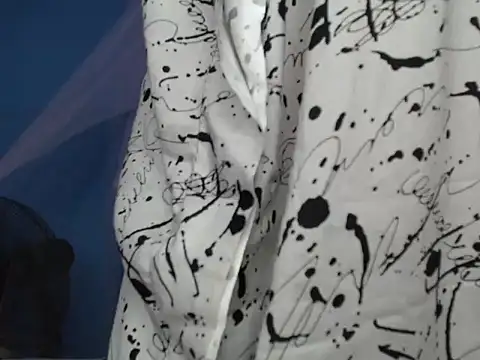 TrishaKalid online show from 11/13/25, 09:57