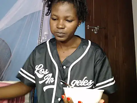 TrishaKalid online show from 10/27/25, 08:15