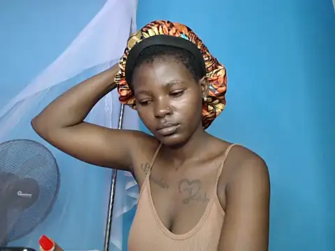 TrishaKalid online show from 10/30/25, 07:50