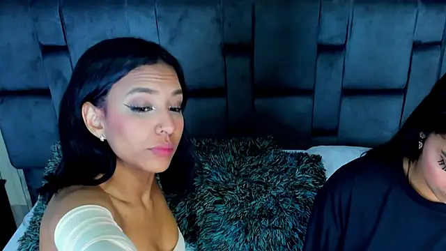 Aisha Hall online show from 12/25/24, 11:54