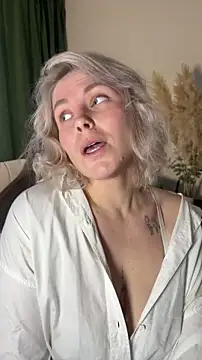 Charming Daphny online show from 05/17/26, 06:46