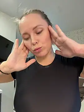 Snapshot of Charming_Daphny chatting on 11/07/25, 05:23 Charming Daphny online show from 11/07/25, 05:23