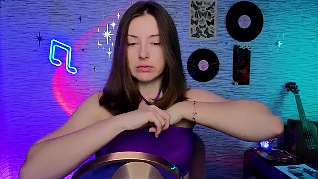 Snapshot of GloriaElmer chatting on 02/12/25, 06:40 GloriaElmer online show from 02/12/25, 06:40