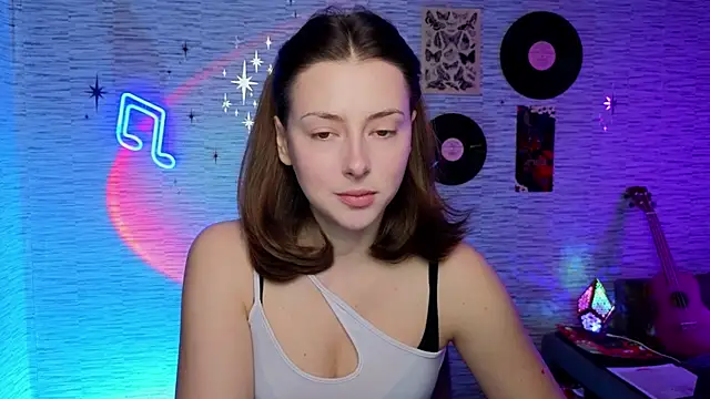 Snapshot of GloriaElmer chatting on 02/21/25, 07:45 GloriaElmer online show from 02/21/25, 07:45