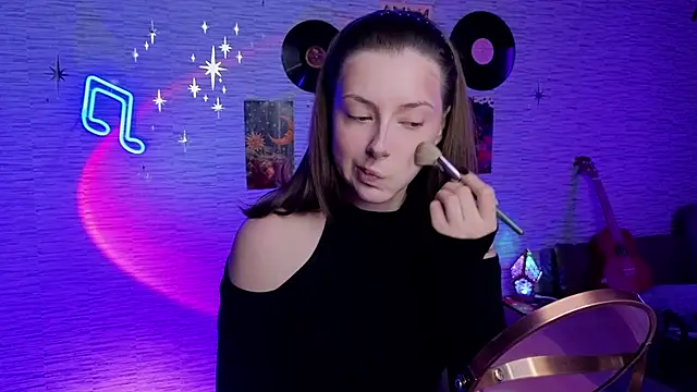 Snapshot of GloriaElmer chatting on 03/21/25, 06:38 GloriaElmer online show from 03/21/25, 06:38