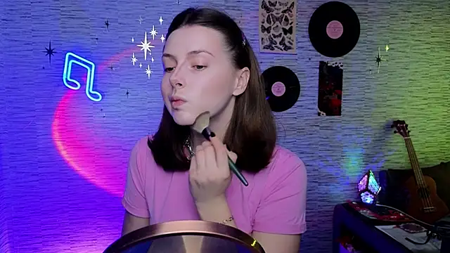 Snapshot of GloriaElmer chatting on 03/11/25, 06:30 GloriaElmer online show from 03/11/25, 06:30