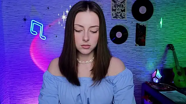 Snapshot of GloriaElmer chatting on 03/20/25, 09:48 GloriaElmer online show from 03/20/25, 09:48