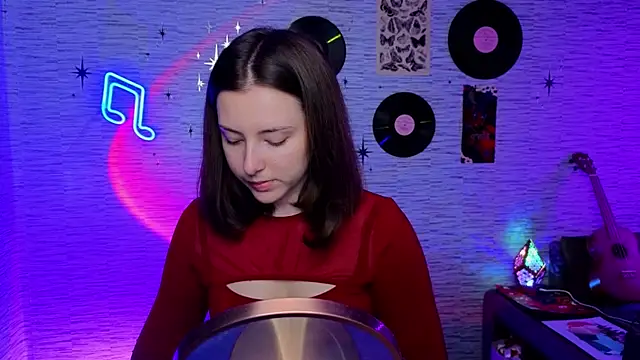 Snapshot of GloriaElmer chatting on 02/11/25, 07:23 GloriaElmer online show from 02/11/25, 07:23