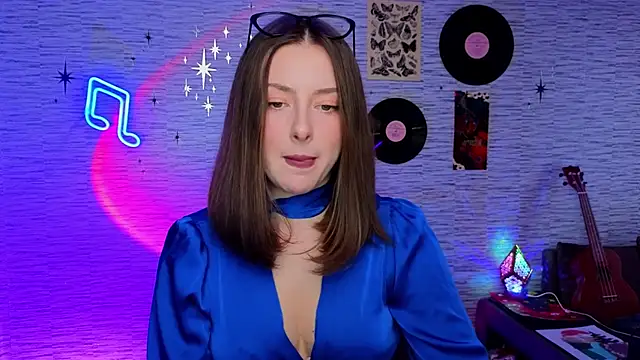 Snapshot of GloriaElmer chatting on 02/03/25, 09:52 GloriaElmer online show from 02/03/25, 09:52