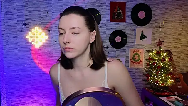 Snapshot of GloriaElmer chatting on 01/21/25, 07:26 GloriaElmer online show from 01/21/25, 07:26