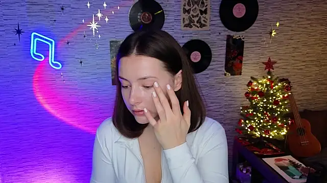 Snapshot of GloriaElmer chatting on 01/28/25, 08:36 GloriaElmer online show from 01/28/25, 08:36