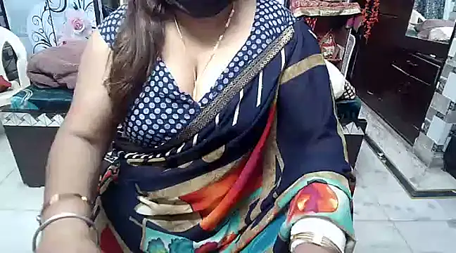 kiranpreet85 online show from 12/23/24, 12:19