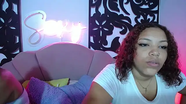 Snapshot of sexy_horny_brunette chatting on 11/08/25, 10:35 sexy horny brunette online show from 11/08/25, 10:35