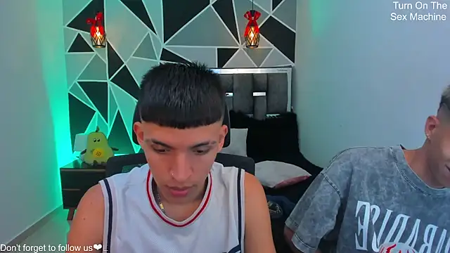 Juan Nd Steven online show from 04/22/26, 01:23