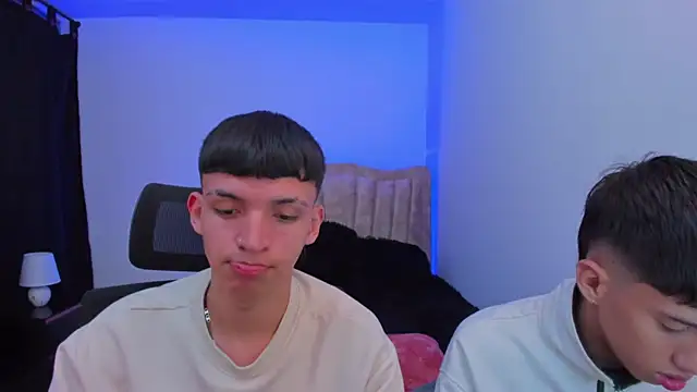 Snapshot of Juan_Nd_Steven chatting on 09/18/25, 04:15 Juan Nd Steven online show from 09/18/25, 04:15
