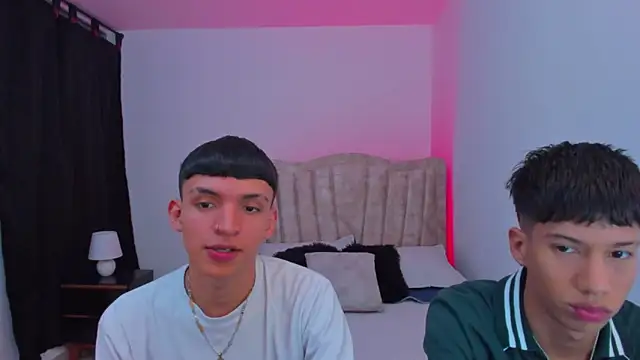 Snapshot of Juan_Nd_Steven chatting on 10/11/25, 04:13 Juan Nd Steven online show from 10/11/25, 04:13