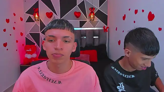 Snapshot of Juan_Nd_Steven chatting on 02/13/26, 02:44 Juan Nd Steven online show from 02/13/26, 02:44