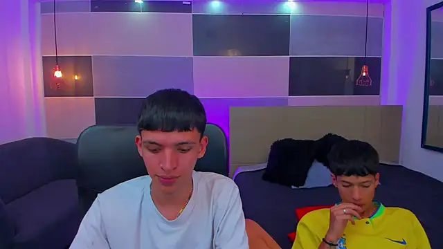 Snapshot of Juan_Nd_Steven chatting on 01/28/25, 04:08 Juan Nd Steven online show from 01/28/25, 04:08