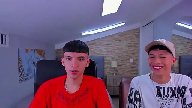 Snapshot of Juan_Nd_Steven chatting on 03/05/25, 04:34 Juan Nd Steven online show from 03/05/25, 04:34