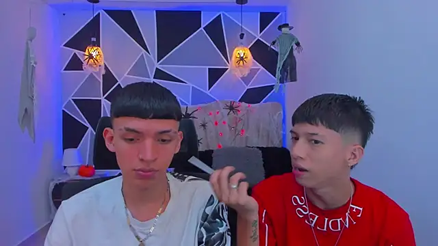 Snapshot of Juan_Nd_Steven chatting on 10/22/25, 04:23 Juan Nd Steven online show from 10/22/25, 04:23