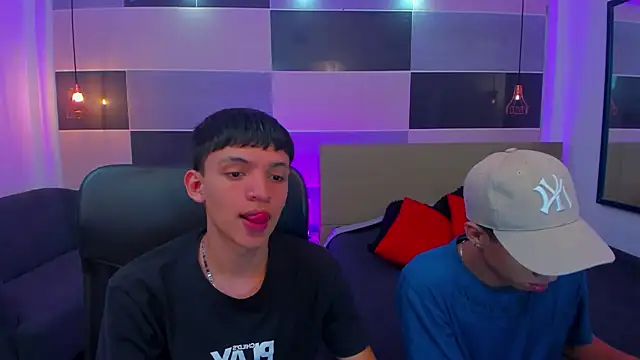 Snapshot of Juan_Nd_Steven chatting on 01/30/25, 04:27 Juan Nd Steven online show from 01/30/25, 04:27