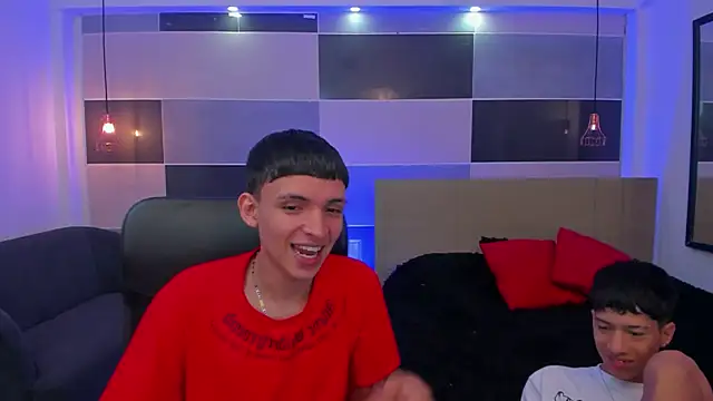 Snapshot of Juan_Nd_Steven chatting on 01/19/25, 01:01 Juan Nd Steven online show from 01/19/25, 01:01