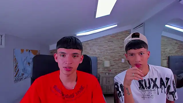 Snapshot of Juan_Nd_Steven chatting on 03/05/25, 07:38 Juan Nd Steven online show from 03/05/25, 07:38
