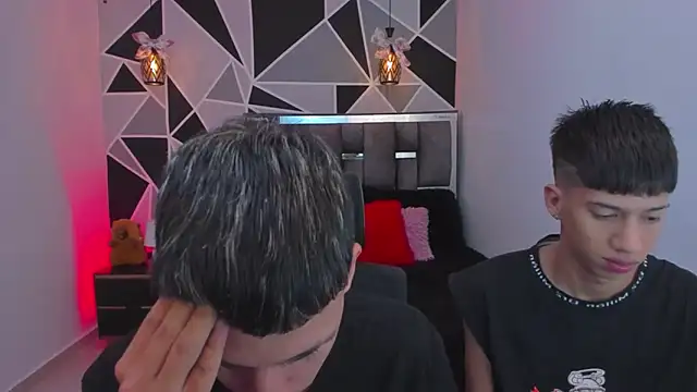 Snapshot of Juan_Nd_Steven chatting on 02/04/26, 02:39 Juan Nd Steven online show from 02/04/26, 02:39