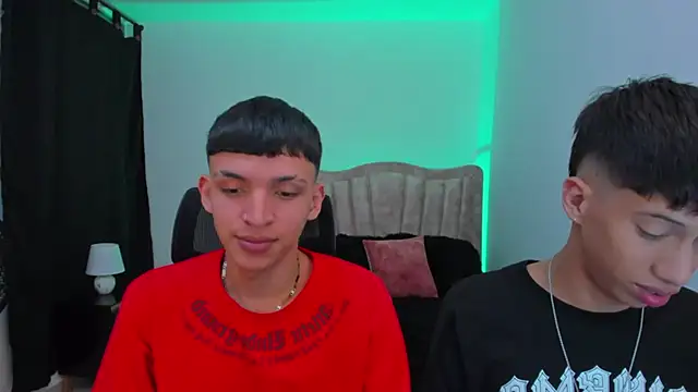 Snapshot of Juan_Nd_Steven chatting on 09/17/25, 04:14 Juan Nd Steven online show from 09/17/25, 04:14