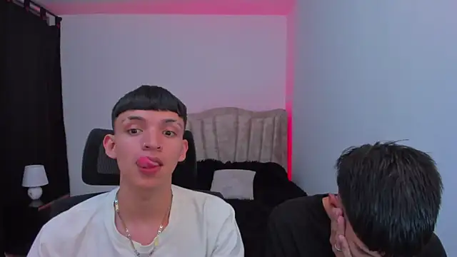 Snapshot of Juan_Nd_Steven chatting on 09/19/25, 01:53 Juan Nd Steven online show from 09/19/25, 01:53
