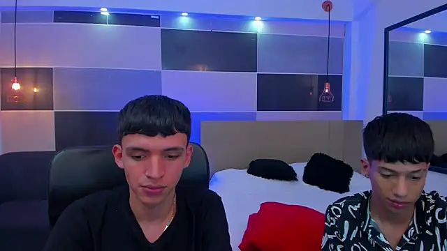 Snapshot of Juan_Nd_Steven chatting on 02/20/25, 07:23 Juan Nd Steven online show from 02/20/25, 07:23
