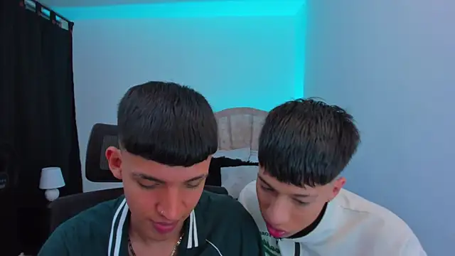 Snapshot of Juan_Nd_Steven chatting on 10/04/25, 04:14 Juan Nd Steven online show from 10/04/25, 04:14