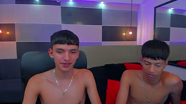 Snapshot of Juan_Nd_Steven chatting on 03/15/25, 10:46 Juan Nd Steven online show from 03/15/25, 10:46