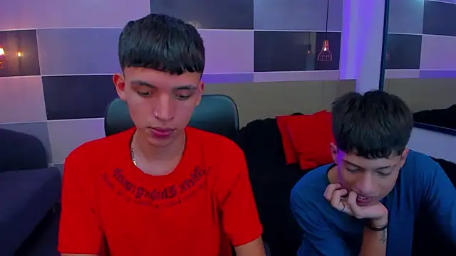 Snapshot of Juan_Nd_Steven chatting on 02/13/25, 10:34 Juan Nd Steven online show from 02/13/25, 10:34