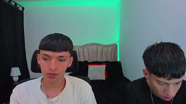 Snapshot of Juan_Nd_Steven chatting on 09/30/25, 10:05 Juan Nd Steven online show from 09/30/25, 10:05