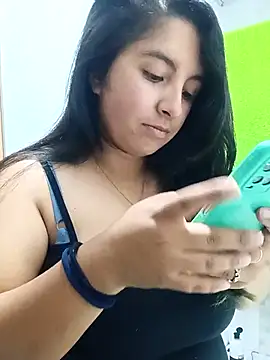  Angelinaandrade  online show from 12/02/25, 12:44