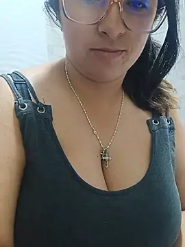  Angelinaandrade  online show from 06/13/26, 01:25
