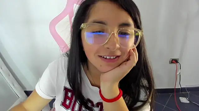  Angelinaandrade  online show from 02/25/25, 08:00